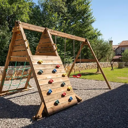 Prázdninový dům Lulu Gostinjac